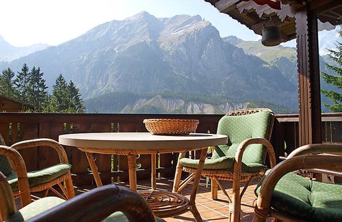 Kandersteg House | 120 m² House ∙ 3 bedrooms ∙ 6 guests
