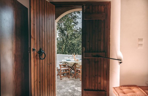 Roustika House | 120 m² House ∙ 3 bedrooms ∙ 6 guests
