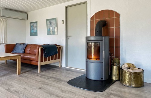 Torup Strand House | 120 m² House ∙ 5 bedrooms ∙ 9 guests