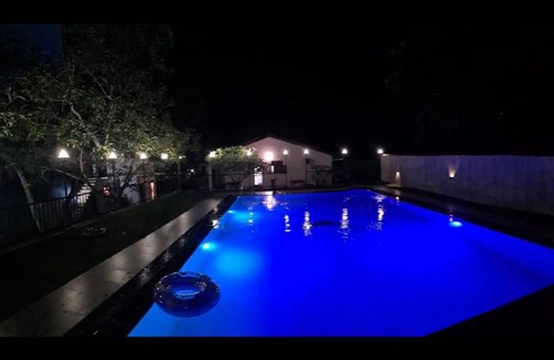 Bentota Cabin | 120 m² Private room ∙ 3 bedrooms ∙ 8 guests