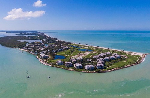 Captiva Resort | 1200 SF Villa -11 Tennis Courts - Walk to Beach, Restaurants, Shopping and More!