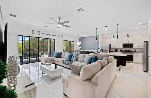 Davenport Cottage | 1209-9-b -mansion Themed With Pool Near Disney