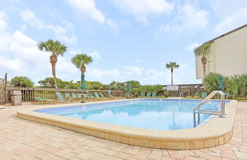 Butler Beach Condo | 121 m² Condo ∙ 2 bedrooms ∙ 6 guests