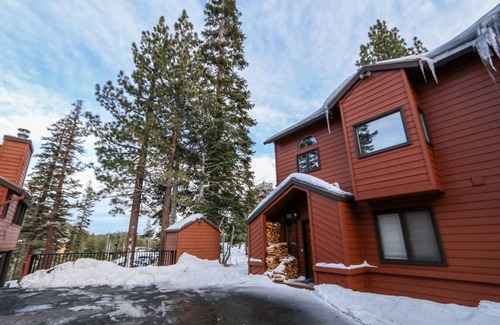 Mammoth Lakes Condo | 121 m² Condo ∙ 2 bedrooms ∙ 6 guests