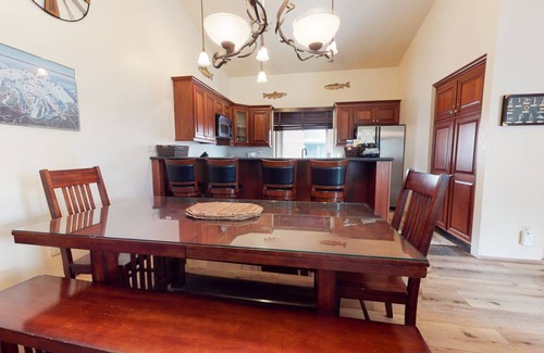 Mammoth Lakes Condo | 121 m² Condo ∙ 2 bedrooms ∙ 6 guests