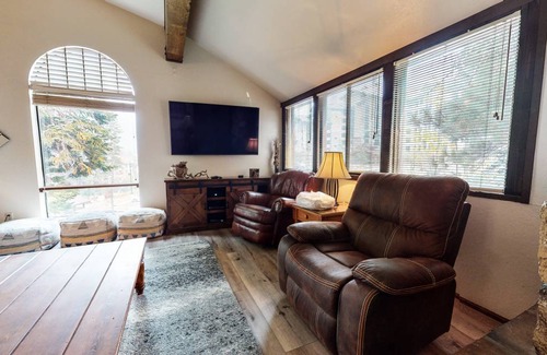 Mammoth Lakes Condo | 121 m² Condo ∙ 2 bedrooms ∙ 6 guests