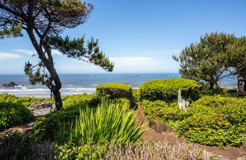 Seal Rock House | 123 m² House ∙ 3 bedrooms ∙ 6 guests