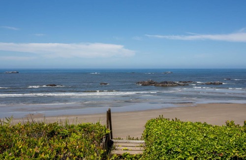 Seal Rock House | 123 m² House ∙ 3 bedrooms ∙ 6 guests