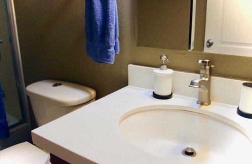 San Bruno Apartment | #123 Park Plaza NEW! 20% Discount 5 min from SFO, BART, Train