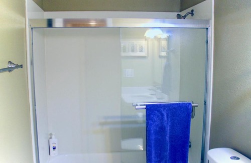 San Bruno Apartment | #123 Park Plaza NEW! 20% Discount 5 min from SFO, BART, Train