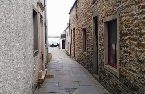 Stromness Apartment | 124-In The Heart of Stromness