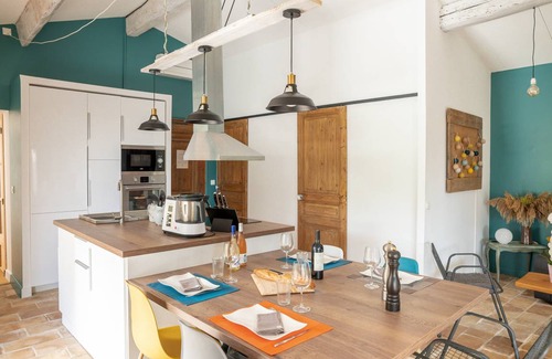 Lacoste House | 125 m² House ∙ 3 bedrooms ∙ 6 guests