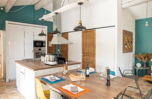 Lacoste House | 125 m² House ∙ 3 bedrooms ∙ 5 guests