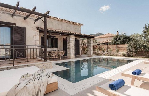 Mouzaki Resort | 127 m² Resort ∙ 3 bedrooms ∙ 7 guests