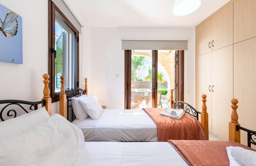 Ayia Thekla Villa | 127 m² Villa ∙ 3 bedrooms ∙ 6 guests
