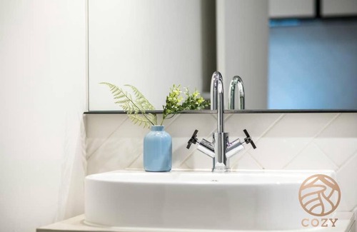 Abbotsford Apartment | 128*Summer Playfulness along the Yarra River*3BR Playhouse Suite