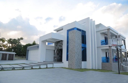 Montellano Villa | 12BR DeLuxe Villa: Infinity Pool, Jacuzzi, Billiard & Bar