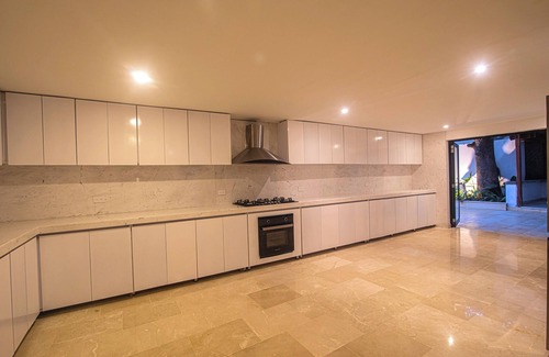Bocagrande Villa | 12BR Luxury Cartagena Villa – Downtown, Pool, Maid, Free Airport Pickup