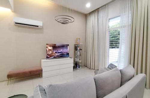 Central Seberang Perai House | 12pax - 3Storey Bukit Minyak Utama Cozy Spacious