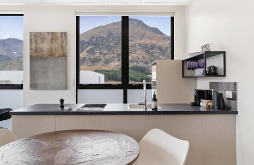 Lake Hayes Condo | 12th Avenue Queenstown Suite 16