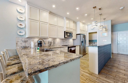 South Padre Island House | 12th-floor penthouse beach perch with pools, tennis & gym