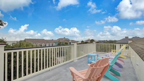 Isle of Palms House | 13 57th Avenue by AvantStay Rooftop Decks Pool