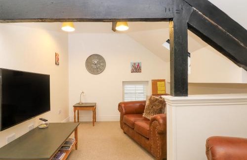 Buxton Apartment | 13 Eagle Parade