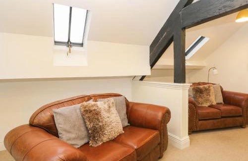 Buxton Apartment | 13 Eagle Parade