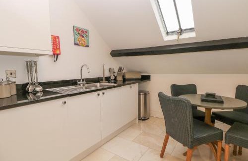 Buxton Apartment | 13 Eagle Parade