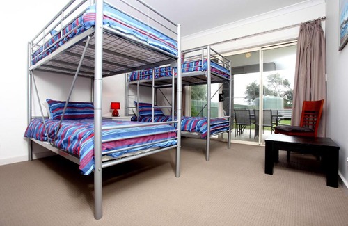 Hayborough Apartment | 13 Elliot Ave - Pets Negotiable - BYO Linen