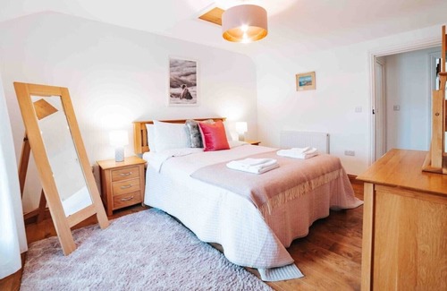 Aberaeron House | 13 Tabernacle Str. Cosy little house by the sea.