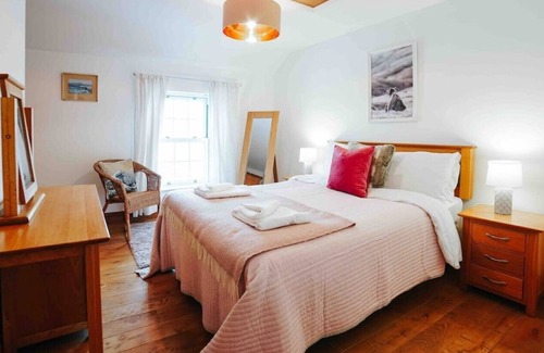 Aberaeron House | 13 Tabernacle Str. Cosy little house by the sea.