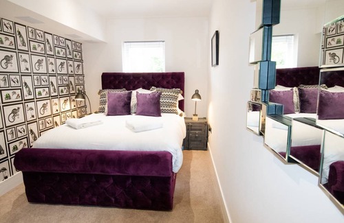 Bristol Apartment | 130 m² Apartment ∙ 2 bedrooms ∙ 6 guests