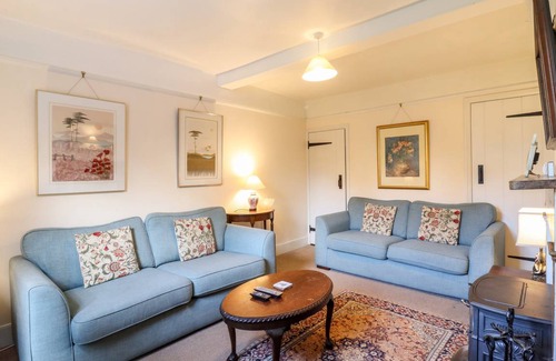 Hadleigh Cottage | 130 m² Cottage ∙ 3 bedrooms ∙ 6 guests