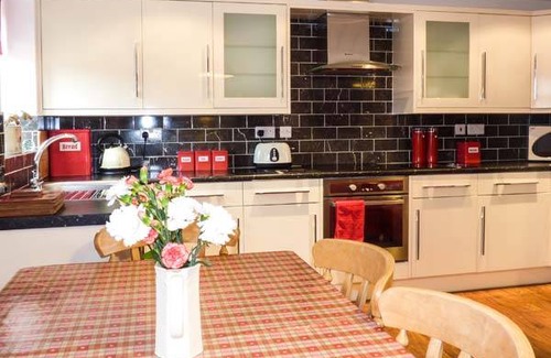 Dunnington Cottage | 130 m² Cottage ∙ 3 bedrooms ∙ 6 guests