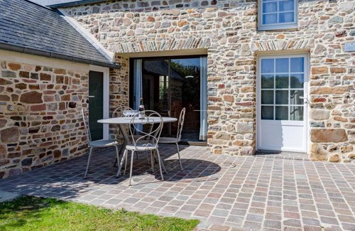 Creances House | 130 m² Farmhouse ∙ 3 bedrooms ∙ 6 guests