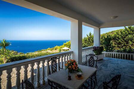 Kerion House | 130 m² House ∙ 2 bedrooms ∙ 4 guests