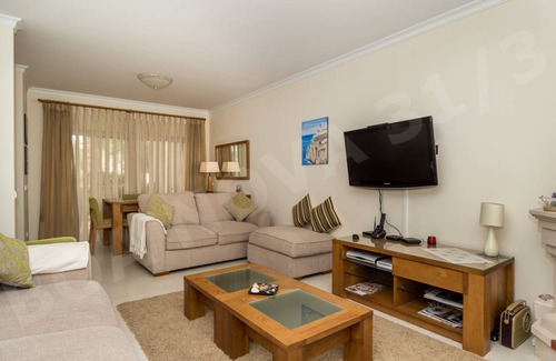 Estombar House | 130 m² House ∙ 2 bedrooms ∙ 4 guests