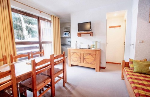 Villarodin-Bourget Apartment | 130m from ski slopes, 4th floor, balcony, parking, tv, ski locker, 35m², La Norma