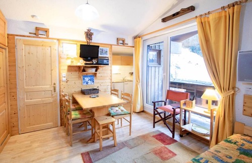 Villarodin-Bourget Apartment | 130m from ski slopes, 4th floor, balcony, parking, tv, ski locker, 35m², La Norma
