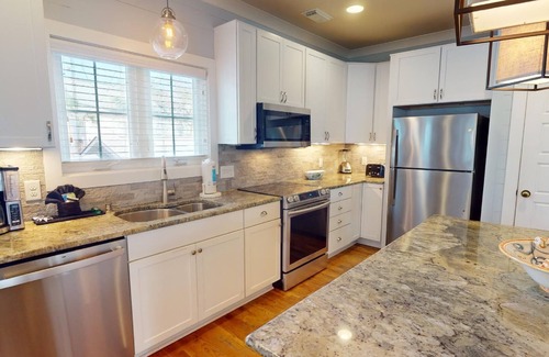 Savannah Beach Cottage | 1313 6th Avenue - Rest A Shore