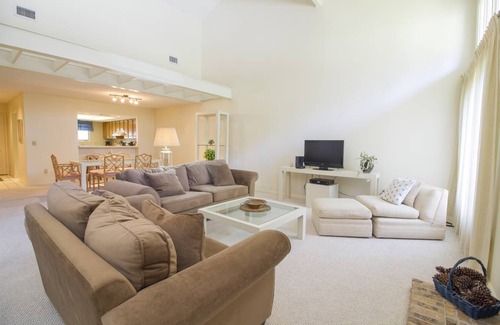 Palm Valley Condo | 134 m² Condo ∙ 2 bedrooms ∙ 4 guests