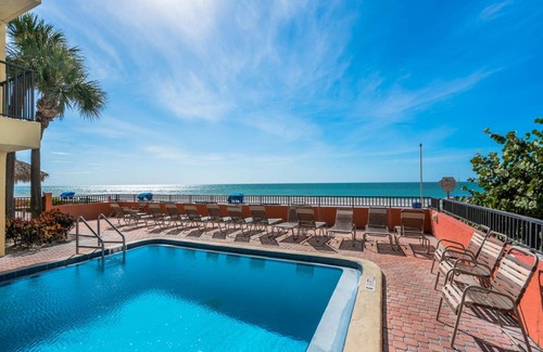 Madeira Beach Condo | 134 m² Condo ∙ 3 bedrooms ∙ 10 guests