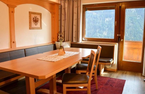 Kappl Apartment | 135 m² Apartment ∙ 5 bedrooms ∙ 11 guests