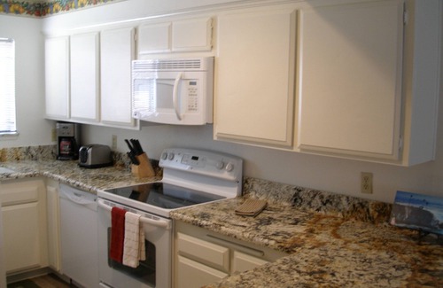 Downtown Condo | 138 Pismo Shores: 2 BR, 2.5 BA Condominium in Pismo Beach, Sleeps 6