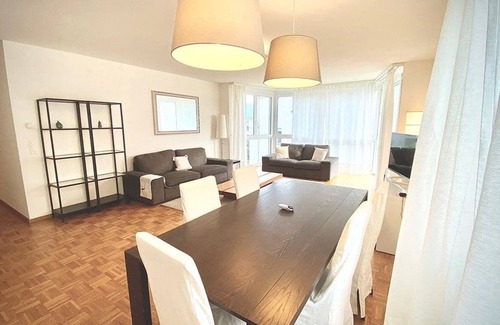 Lausanne Apartment | 139 * Close to the lake and very spacious 3 bedroom