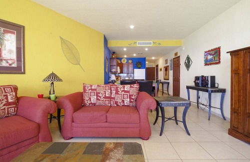 Sandy Beach Condo | 139 m² Condo ∙ 2 bedrooms ∙ 6 guests