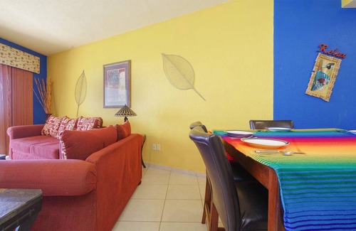 Sandy Beach Condo | 139 m² Condo ∙ 2 bedrooms ∙ 6 guests