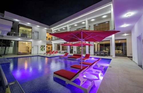 Montellano Villa | 13BR Villa: Ultra-Modern Design, Premium Billiard, private pool
