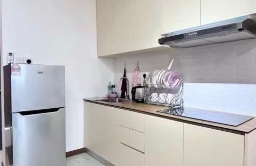 Taman Charming Apartment | 13th FL-The Podium-Studio-Free 1 Parking-6 Pax